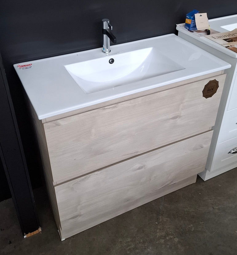 Ex-Display: Nevada 900mm Floor Standing Vanity with Ceramic Top