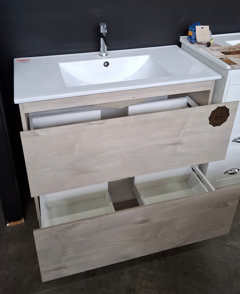 Ex-Display: Nevada 900mm Floor Standing Vanity with Ceramic Top