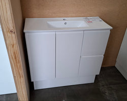 Ex-Display: Siska Slim 900mm Floor Standing Vanity with Ceramic Top