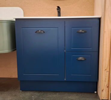Ex-Display: Nevada Classic 900mm Floor Standing Vanity with Ceramic Top