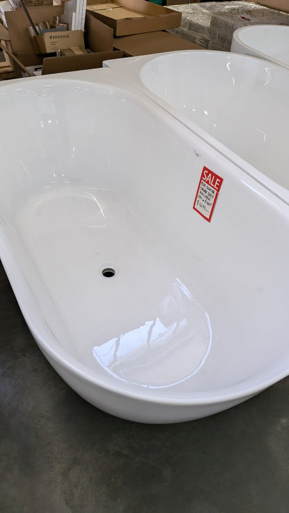Ex-Display: Glacier 1500mm Corner Bath