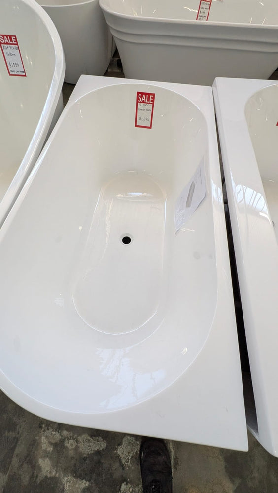 Ex-Display: Venice Left Corner Bath 1400mm