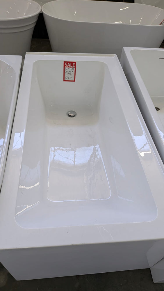Ex-Display: Sentor 1500mm Corner bath