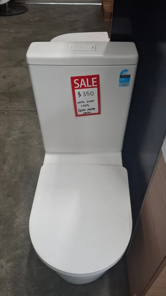 Ex-Display: Delta Toilet Matte White