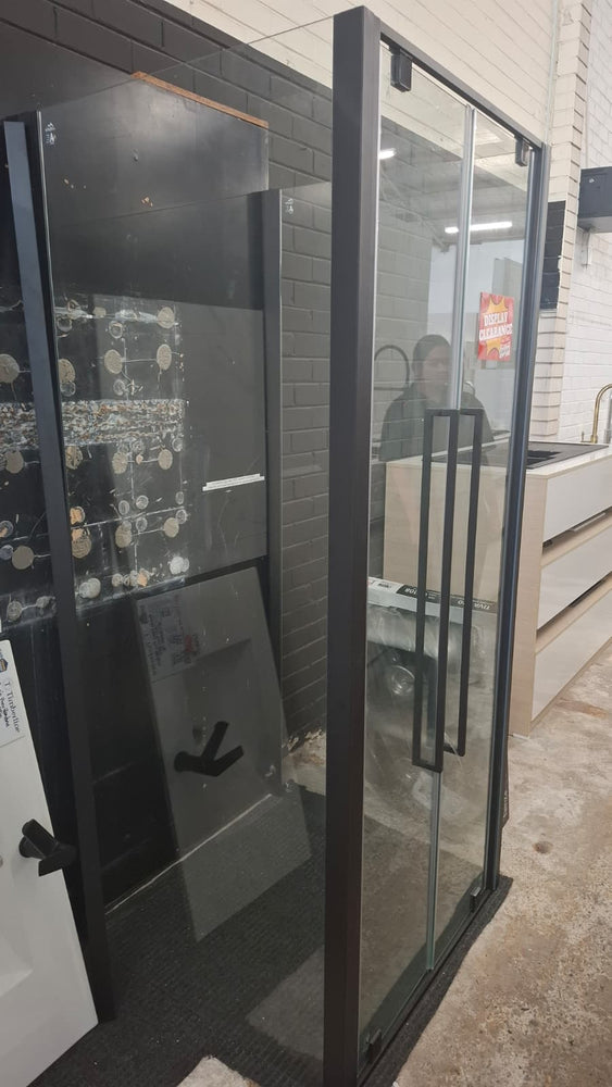 Ex-Display: Shower Screen Cubicle - Black Frame