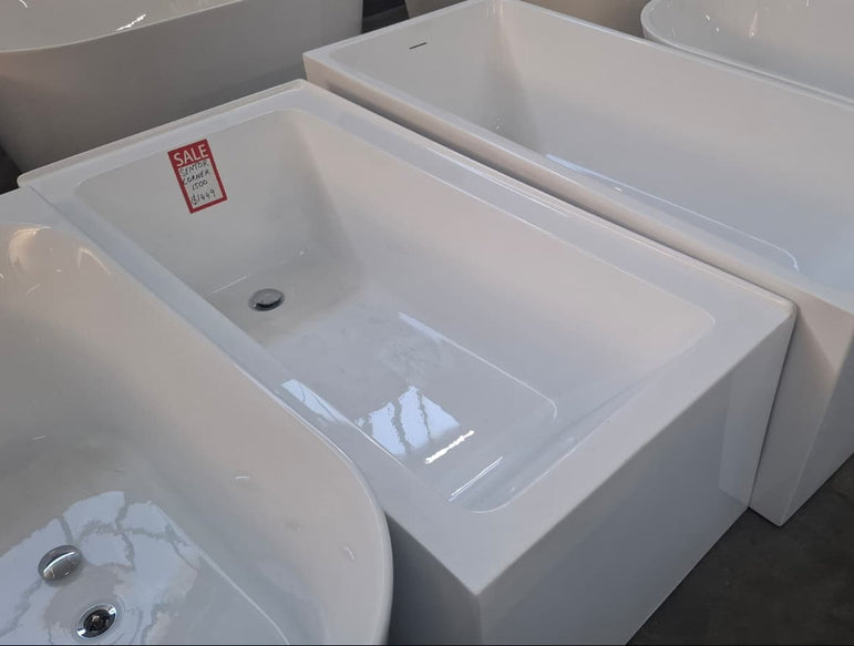 Ex-Display: Sentor 1500mm Corner bath